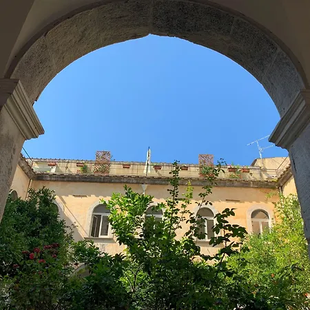 Relais Il Chiostro Historic Courtyard & Panoramic Terrace Near Sorrento-3